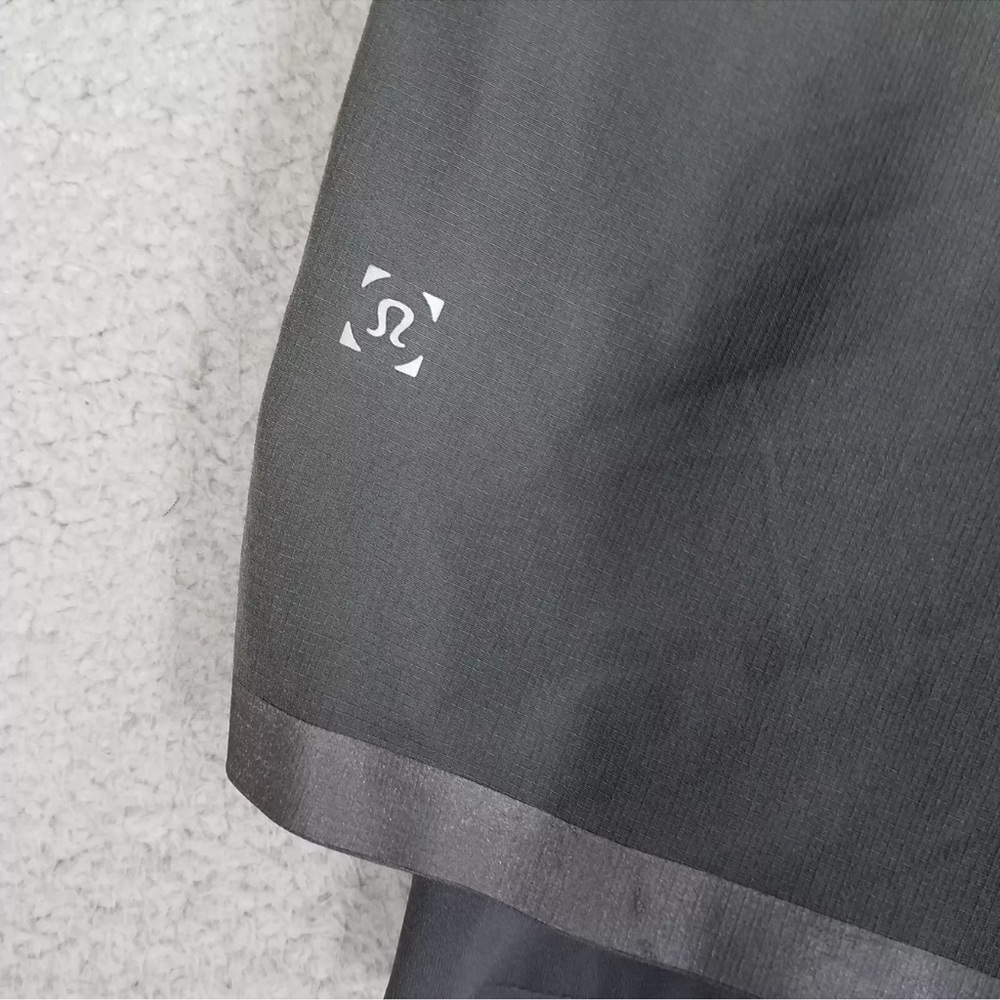 Lululemon Surge Lined Shorts 6"
Adult Small Gray Running Workout - Picture 6 of 8